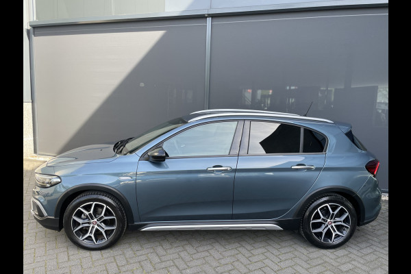 Fiat Tipo Cross 1.0 Cross Airco - Achteruitrijcamera - Parkeersensoren - Navigatie - Stoelverwarming - U-connect - Licht metalen velgen 17 inch - Trekhaak afneembaar - Cruise control - Radio - Mistlampen - Bluetooth - Dakrails - Elektrische ramen - Extra getint glas achter - Led verlichting - Start/stop systeem - Nieuw bij ons geleverd