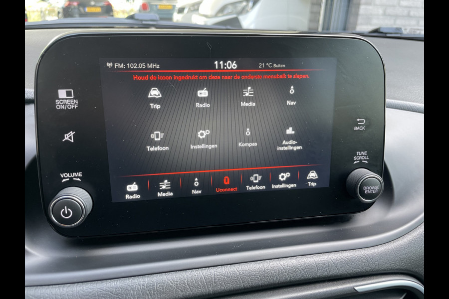 Fiat Tipo Cross 1.0 Cross Airco - Achteruitrijcamera - Parkeersensoren - Navigatie - Stoelverwarming - U-connect - Licht metalen velgen 17 inch - Trekhaak afneembaar - Cruise control - Radio - Mistlampen - Bluetooth - Dakrails - Elektrische ramen - Extra getint glas achter - Led verlichting - Start/stop systeem - Nieuw bij ons geleverd