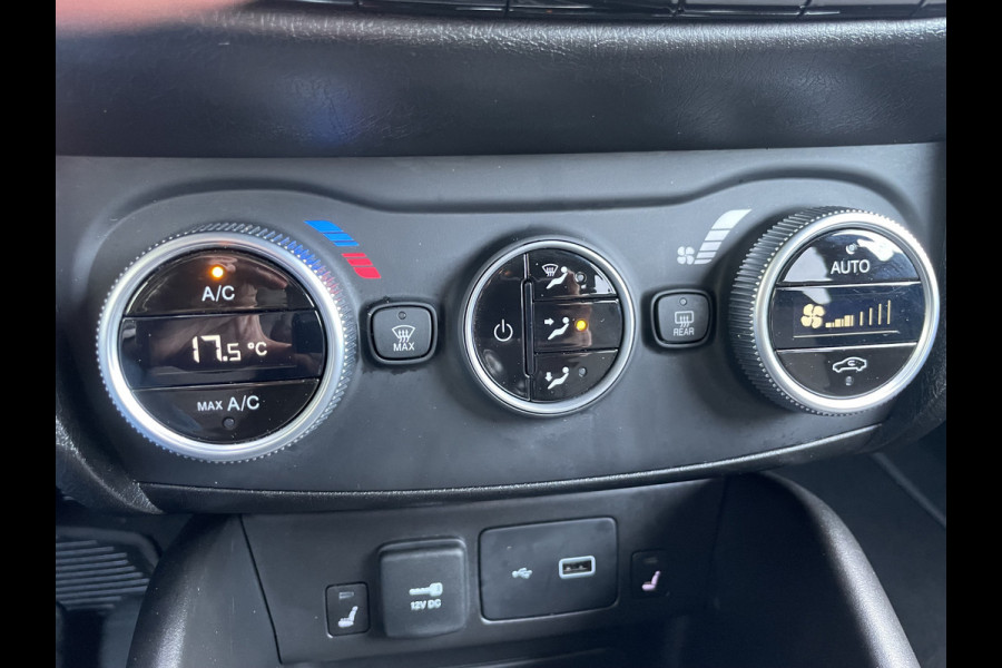 Fiat Tipo Cross 1.0 Cross Airco - Achteruitrijcamera - Parkeersensoren - Navigatie - Stoelverwarming - U-connect - Licht metalen velgen 17 inch - Trekhaak afneembaar - Cruise control - Radio - Mistlampen - Bluetooth - Dakrails - Elektrische ramen - Extra getint glas achter - Led verlichting - Start/stop systeem - Nieuw bij ons geleverd