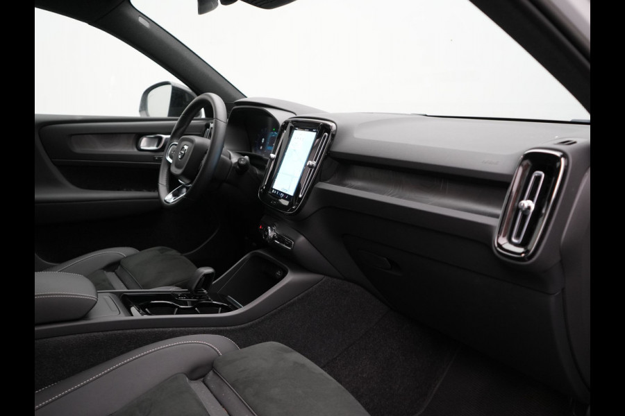 Volvo XC40 Recharge Twin Ultimate 78 kWh 408pk Dealer O.H. | Trekhaak Af Fabriek | Panodak | 360 Camera | Adaptive Cruise | Harman / Kardon | Alcantara Sportstoelen Memory & Verwarmd | Google Assistent | Keyless | Stuur Verwarmd | Blis |