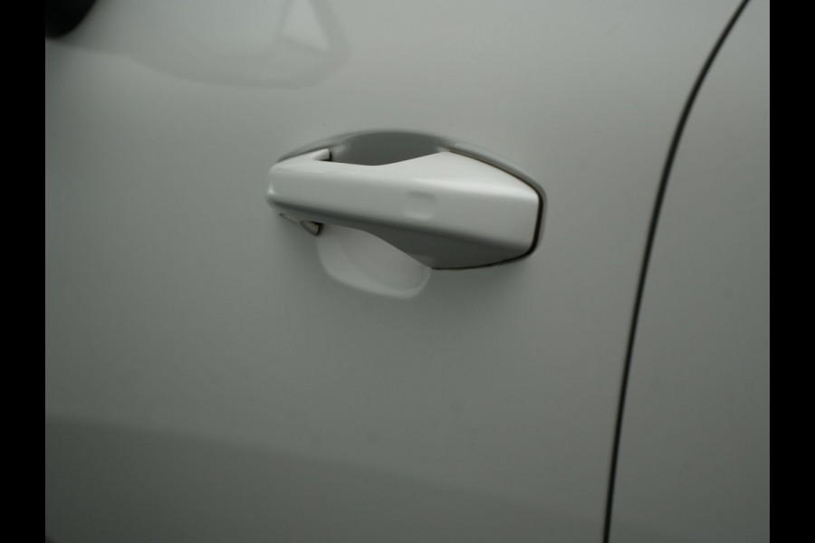 Volvo XC40 Recharge Twin Ultimate 78 kWh 408pk Dealer O.H. | Trekhaak Af Fabriek | Panodak | 360 Camera | Adaptive Cruise | Harman / Kardon | Alcantara Sportstoelen Memory & Verwarmd | Google Assistent | Keyless | Stuur Verwarmd | Blis |