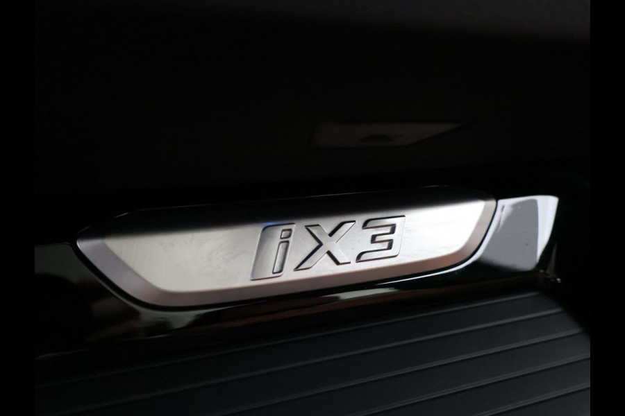 BMW iX3 80 kWh FACELIFT M-SPORT + ELEKTR. TREKHAAK SPORTSTOELEN LEDER | PANORAMA | ADAPTIVE CRUISE | MEMORY