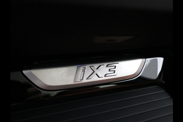 BMW iX3 80 kWh FACELIFT M-SPORT + ELEKTR. TREKHAAK SPORTSTOELEN LEDER | PANORAMA | ADAPTIVE CRUISE | MEMORY