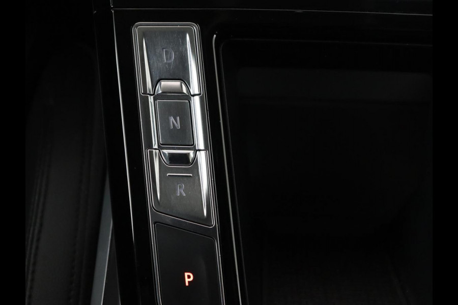 Jaguar I-PACE EV400 S 90 kWh | SOH 84% | Panoramadak | Leder | Head-Up | Carplay | Camera | Park Assist | Full LED | 20'' | Navigatie | DAB | Climate control | Cruise control