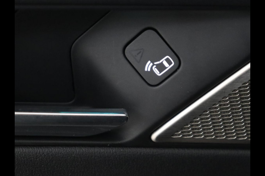 Jaguar I-PACE EV400 S 90 kWh | SOH 84% | Panoramadak | Leder | Head-Up | Carplay | Camera | Park Assist | Full LED | 20'' | Navigatie | DAB | Climate control | Cruise control