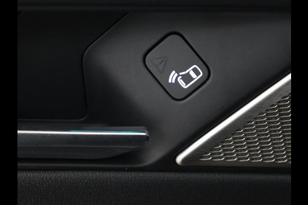 Jaguar I-PACE EV400 S 90 kWh | SOH 84% | Panoramadak | Leder | Head-Up | Carplay | Camera | Park Assist | Full LED | 20'' | Navigatie | DAB | Climate control | Cruise control