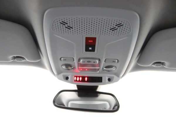 Peugeot e-2008 EV 50 kWh*3FASE*3D-COCKPIT*CARPLAY*NAVI*ECC*CAMERA