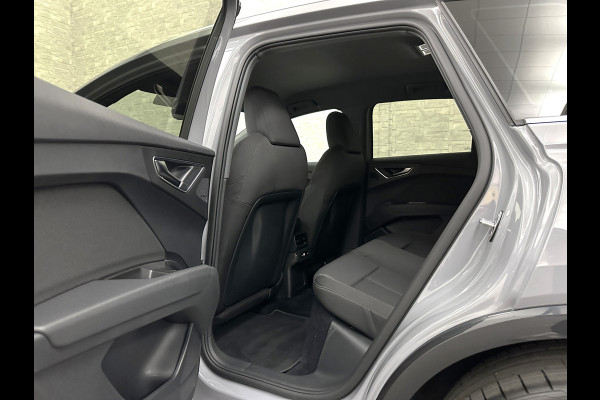 Audi Q4 e-tron 45 Quattro 77 kWh | ACC | Sonos-Sound | Head-Up | 95% SOH | Sportstoelen | Keyless-Entry | Memory | Groot Navi | Virtual-Cockpit | Getint Glas | 3-Zone Clima | Zwarte Hemel | LED | Carplay | Standkachel | Achteruitrij-Camera | Stoelverwarming |