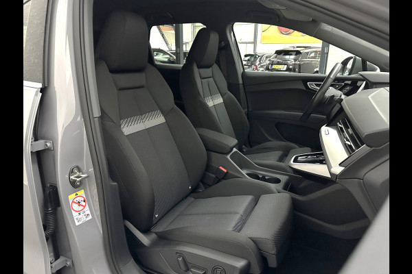 Audi Q4 e-tron 45 Quattro 77 kWh | ACC | Sonos-Sound | Head-Up | 95% SOH | Sportstoelen | Keyless-Entry | Memory | Groot Navi | Virtual-Cockpit | Getint Glas | 3-Zone Clima | Zwarte Hemel | LED | Carplay | Standkachel | Achteruitrij-Camera | Stoelverwarming |
