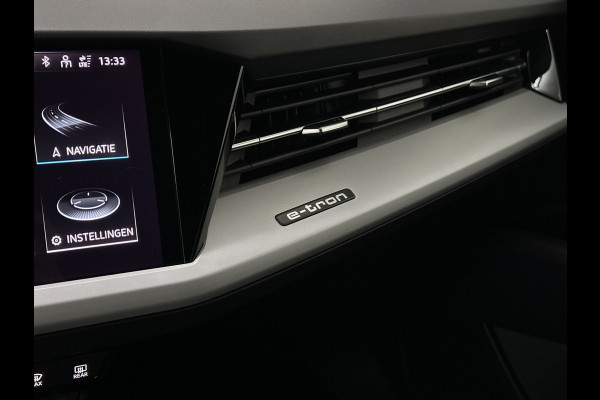 Audi Q4 e-tron 45 Quattro 77 kWh | ACC | Sonos-Sound | Head-Up | 95% SOH | Sportstoelen | Keyless-Entry | Memory | Groot Navi | Virtual-Cockpit | Getint Glas | 3-Zone Clima | Zwarte Hemel | LED | Carplay | Standkachel | Achteruitrij-Camera | Stoelverwarming |