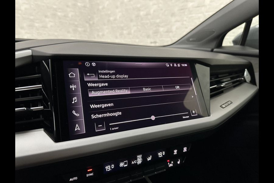 Audi Q4 e-tron 45 Quattro 77 kWh | ACC | Sonos-Sound | Head-Up | 95% SOH | Sportstoelen | Keyless-Entry | Memory | Groot Navi | Virtual-Cockpit | Getint Glas | 3-Zone Clima | Zwarte Hemel | LED | Carplay | Standkachel | Achteruitrij-Camera | Stoelverwarming |