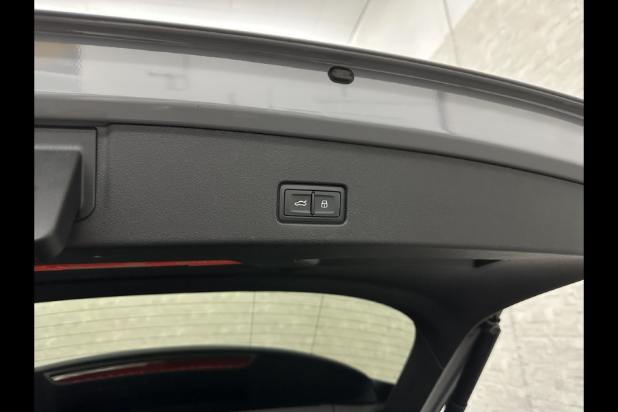 Audi Q4 e-tron 45 Quattro 77 kWh | ACC | Sonos-Sound | Head-Up | 95% SOH | Sportstoelen | Keyless-Entry | Memory | Groot Navi | Virtual-Cockpit | Getint Glas | 3-Zone Clima | Zwarte Hemel | LED | Carplay | Standkachel | Achteruitrij-Camera | Stoelverwarming |