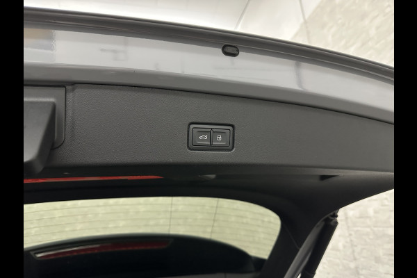 Audi Q4 e-tron 45 Quattro 77 kWh | ACC | Sonos-Sound | Head-Up | 95% SOH | Sportstoelen | Keyless-Entry | Memory | Groot Navi | Virtual-Cockpit | Getint Glas | 3-Zone Clima | Zwarte Hemel | LED | Carplay | Standkachel | Achteruitrij-Camera | Stoelverwarming |