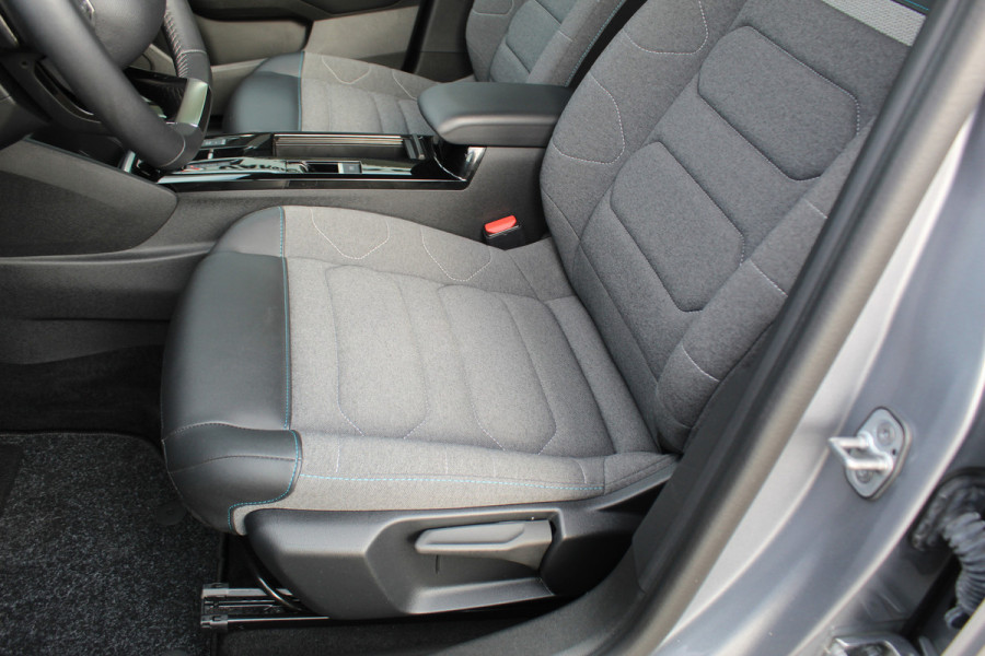 Citroën C4 1.2-130pk Puretech Shine Limited AUTOMAAT ! Gun u het comfort en gemak van een automaat ! Autm. airco, Navigatie, Cruise Control, Climate Control, Lane assist, Stoelverwarming, Camera, Apple CarPlay/Android auto etc.