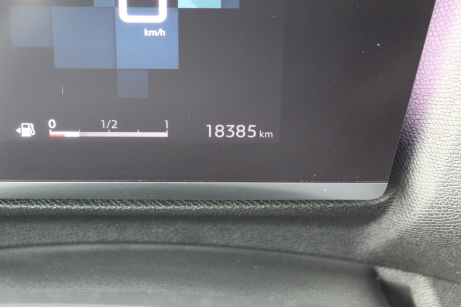 Citroën C4 1.2-130pk Puretech Shine Limited AUTOMAAT ! Gun u het comfort en gemak van een automaat ! Autm. airco, Navigatie, Cruise Control, Climate Control, Lane assist, Stoelverwarming, Camera, Apple CarPlay/Android auto etc.