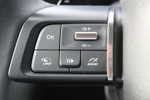 Citroën C4 1.2-130pk Puretech Shine Limited AUTOMAAT ! Gun u het comfort en gemak van een automaat ! Autm. airco, Navigatie, Cruise Control, Climate Control, Lane assist, Stoelverwarming, Camera, Apple CarPlay/Android auto etc.