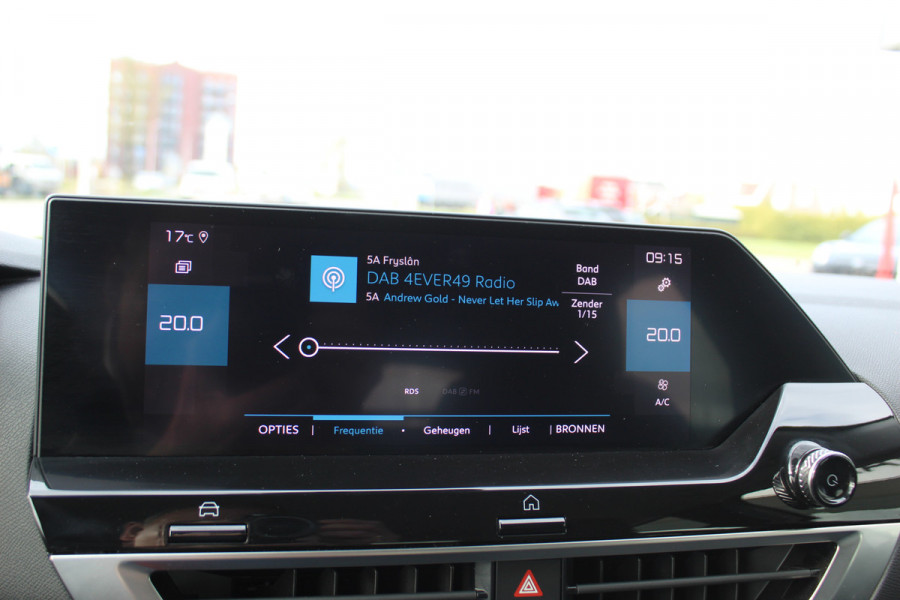Citroën C4 1.2-130pk Puretech Shine Limited AUTOMAAT ! Gun u het comfort en gemak van een automaat ! Autm. airco, Navigatie, Cruise Control, Climate Control, Lane assist, Stoelverwarming, Camera, Apple CarPlay/Android auto etc.