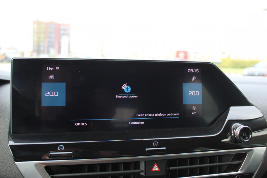 Citroën C4 1.2-130pk Puretech Shine Limited AUTOMAAT ! Gun u het comfort en gemak van een automaat ! Autm. airco, Navigatie, Cruise Control, Climate Control, Lane assist, Stoelverwarming, Camera, Apple CarPlay/Android auto etc.