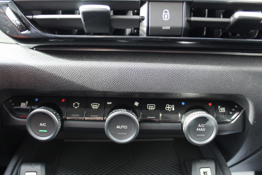Citroën C4 1.2-130pk Puretech Shine Limited AUTOMAAT ! Gun u het comfort en gemak van een automaat ! Autm. airco, Navigatie, Cruise Control, Climate Control, Lane assist, Stoelverwarming, Camera, Apple CarPlay/Android auto etc.