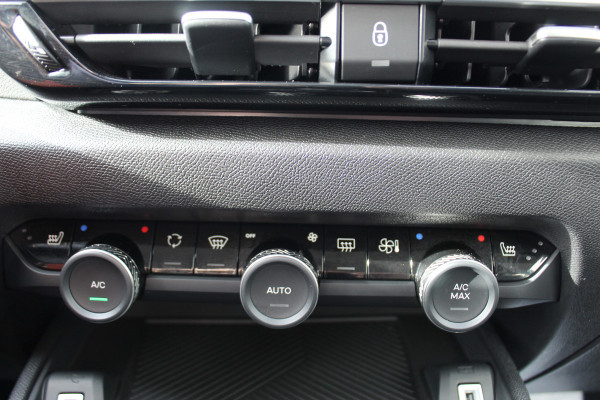 Citroën C4 1.2-130pk Puretech Shine Limited AUTOMAAT ! Gun u het comfort en gemak van een automaat ! Autm. airco, Navigatie, Cruise Control, Climate Control, Lane assist, Stoelverwarming, Camera, Apple CarPlay/Android auto etc.