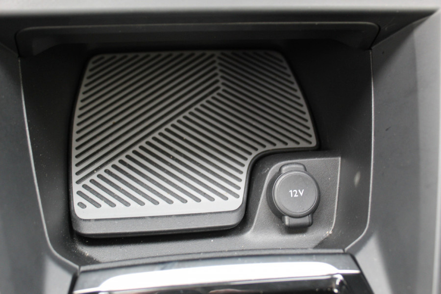 Citroën C4 1.2-130pk Puretech Shine Limited AUTOMAAT ! Gun u het comfort en gemak van een automaat ! Autm. airco, Navigatie, Cruise Control, Climate Control, Lane assist, Stoelverwarming, Camera, Apple CarPlay/Android auto etc.