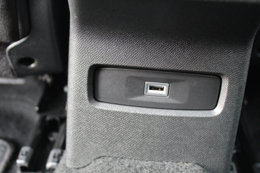 Citroën C4 1.2-130pk Puretech Shine Limited AUTOMAAT ! Gun u het comfort en gemak van een automaat ! Autm. airco, Navigatie, Cruise Control, Climate Control, Lane assist, Stoelverwarming, Camera, Apple CarPlay/Android auto etc.