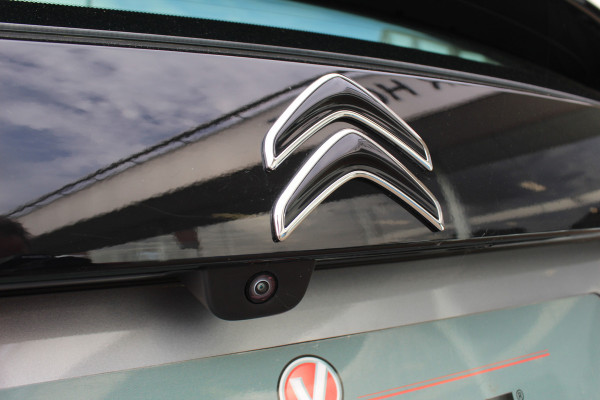 Citroën C4 1.2-130pk Puretech Shine Limited AUTOMAAT ! Gun u het comfort en gemak van een automaat ! Autm. airco, Navigatie, Cruise Control, Climate Control, Lane assist, Stoelverwarming, Camera, Apple CarPlay/Android auto etc.