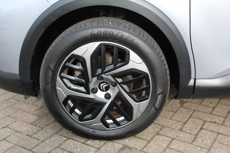 Citroën C4 1.2-130pk Puretech Shine Limited AUTOMAAT ! Gun u het comfort en gemak van een automaat ! Autm. airco, Navigatie, Cruise Control, Climate Control, Lane assist, Stoelverwarming, Camera, Apple CarPlay/Android auto etc.