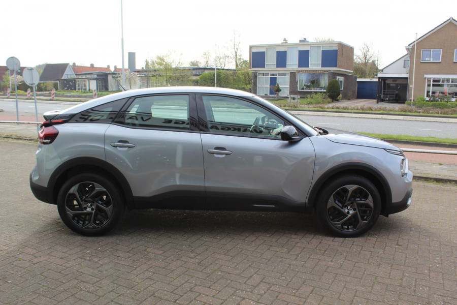 Citroën C4 1.2-130pk Puretech Shine Limited AUTOMAAT ! Gun u het comfort en gemak van een automaat ! Autm. airco, Navigatie, Cruise Control, Climate Control, Lane assist, Stoelverwarming, Camera, Apple CarPlay/Android auto etc.
