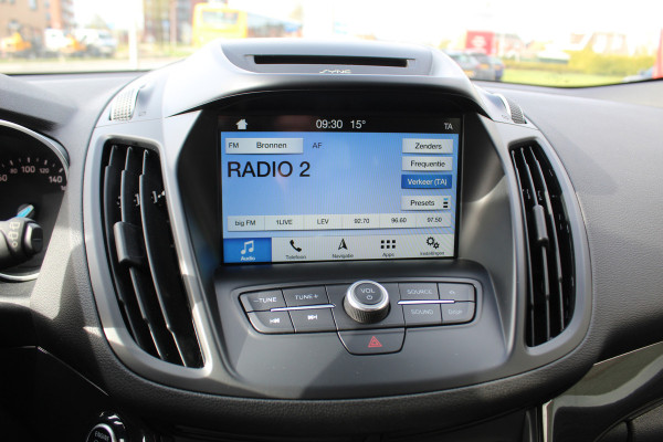 Ford Kuga 1.5 EcoBoost ST Line , 150pk , 2000kg Trekgewicht Climate control ,Cruise control , Camera Trekhaak Stoel,stuur en voorruit verwarming