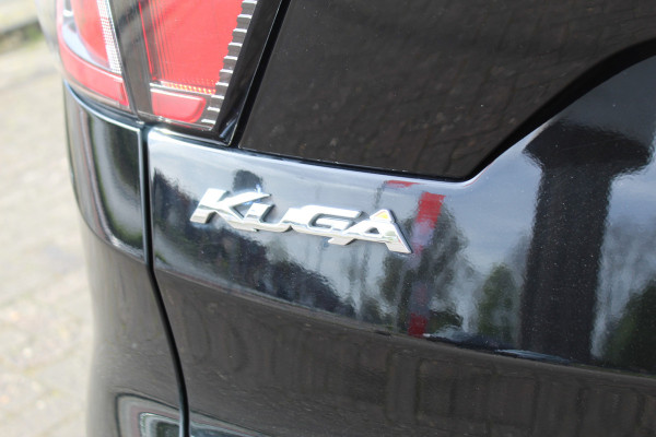 Ford Kuga 1.5 EcoBoost ST Line , 150pk , 2000kg Trekgewicht Climate control ,Cruise control , Camera Trekhaak Stoel,stuur en voorruit verwarming