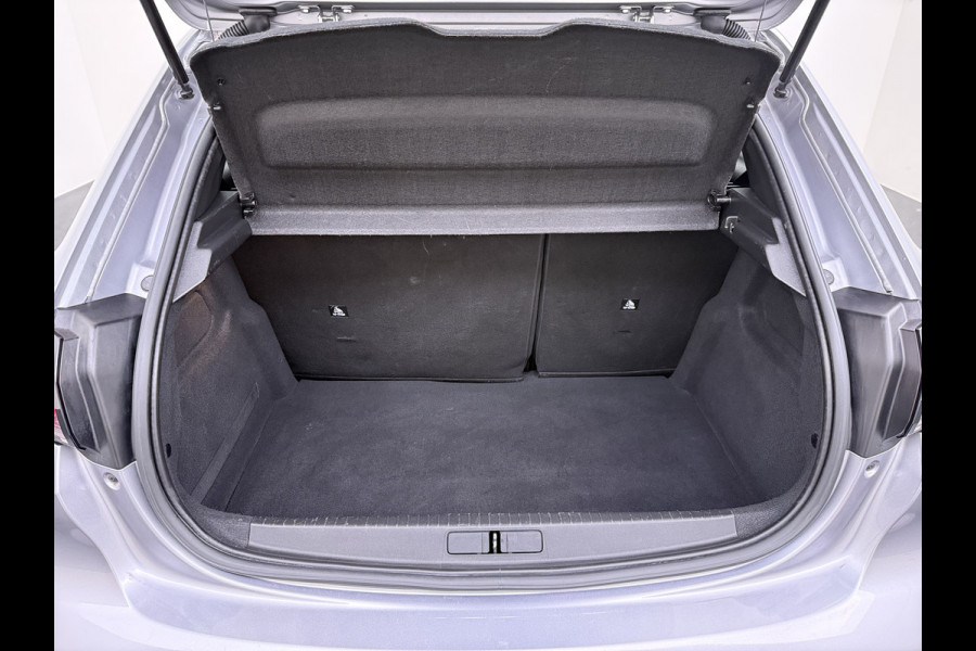 Peugeot e-208 EV GT 350 50kWh Navi Ecc 360°Camera Panoramadak Apple Carplay Android Auto Adap.Cruise Stoelverwarming Privacy Glas DAB+ Bluetooth Keyless Dodehoekdetectie 1e Eigenaar Origineel Nederlandse Auto Dealeronderhouden