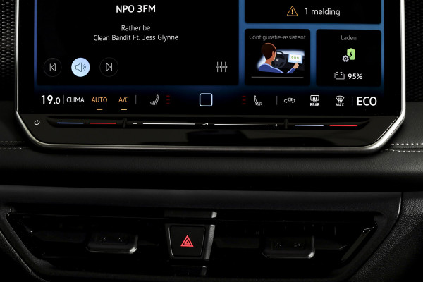 Volkswagen Tiguan 1.5 eHybrid Life | Elek. Trekhaak | Dig. Cockpit | Adapt. Cruise | Stoel-+stuurverw. | PDC | Camera | App. Connect | ECC | LM 18" | 8309