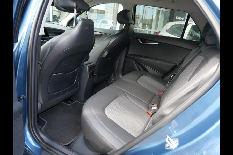 Kia Niro EV Light Advanced 64.8 kWh | Navi | Camera | Carplay | Stoel&stuur verwarming | 3Fase |