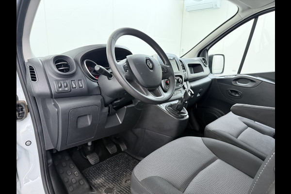Renault Trafic 2.0dCi 120PK 3-Pers. Trekhaak Euro 6 Apple Carplay Android Auto Airco Navi Cruise Control Led Bluetooth Pdc T29 L1H1 Betonplex Vloer Wandbetimmering Schuifdeur 1e Eigenaar Origineel Nederlandse Bus