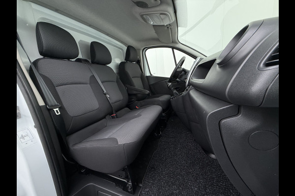 Renault Trafic 2.0dCi 120PK 3-Pers. Trekhaak Euro 6 Apple Carplay Android Auto Airco Navi Cruise Control Led Bluetooth Pdc T29 L1H1 Betonplex Vloer Wandbetimmering Schuifdeur 1e Eigenaar Origineel Nederlandse Bus