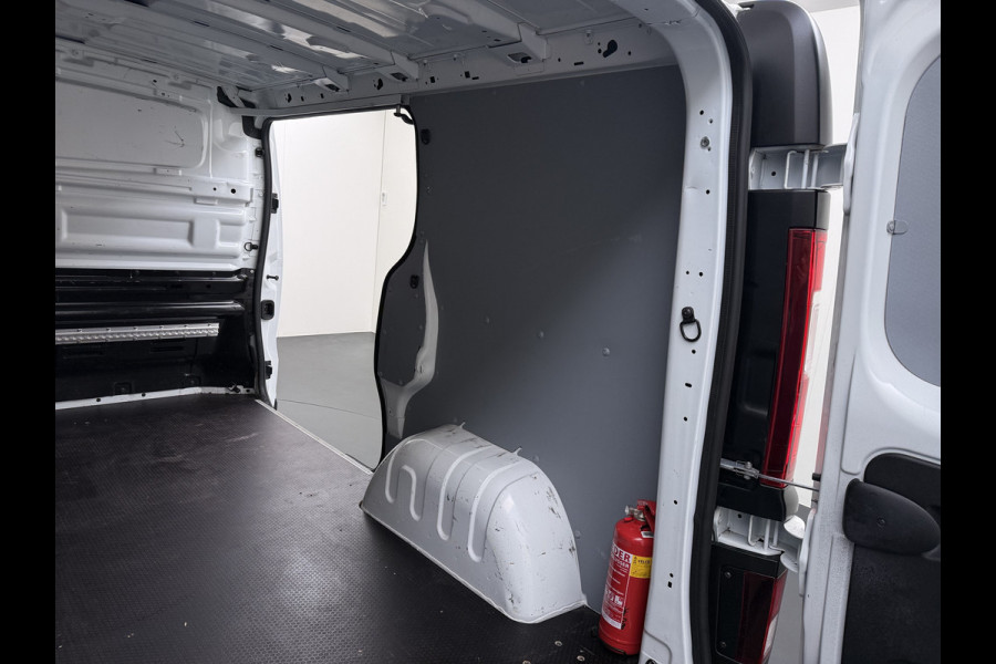 Renault Trafic 2.0dCi 120PK 3-Pers. Trekhaak Euro 6 Apple Carplay Android Auto Airco Navi Cruise Control Led Bluetooth Pdc T29 L1H1 Betonplex Vloer Wandbetimmering Schuifdeur 1e Eigenaar Origineel Nederlandse Bus