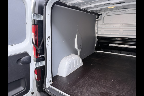 Renault Trafic 2.0dCi 120PK 3-Pers. Trekhaak Euro 6 Apple Carplay Android Auto Airco Navi Cruise Control Led Bluetooth Pdc T29 L1H1 Betonplex Vloer Wandbetimmering Schuifdeur 1e Eigenaar Origineel Nederlandse Bus