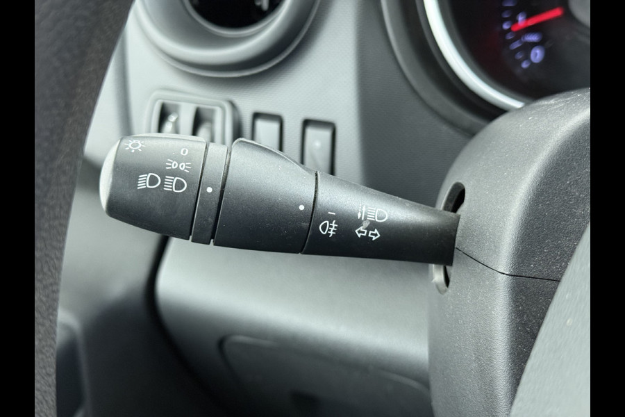 Renault Trafic 2.0dCi 120PK 3-Pers. Trekhaak Euro 6 Apple Carplay Android Auto Airco Navi Cruise Control Led Bluetooth Pdc T29 L1H1 Betonplex Vloer Wandbetimmering Schuifdeur 1e Eigenaar Origineel Nederlandse Bus