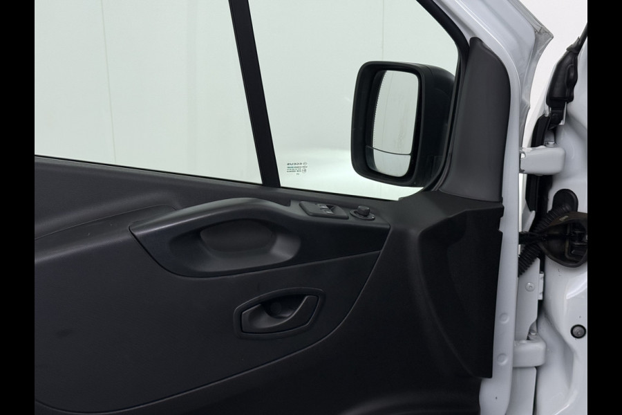 Renault Trafic 2.0dCi 120PK 3-Pers. Trekhaak Euro 6 Apple Carplay Android Auto Airco Navi Cruise Control Led Bluetooth Pdc T29 L1H1 Betonplex Vloer Wandbetimmering Schuifdeur 1e Eigenaar Origineel Nederlandse Bus