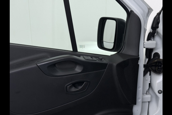 Renault Trafic 2.0dCi 120PK 3-Pers. Trekhaak Euro 6 Apple Carplay Android Auto Airco Navi Cruise Control Led Bluetooth Pdc T29 L1H1 Betonplex Vloer Wandbetimmering Schuifdeur 1e Eigenaar Origineel Nederlandse Bus