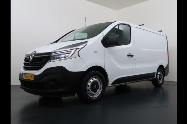 Renault Trafic 2.0dCi 120PK 3-Pers. Trekhaak Euro 6 Apple Carplay Android Auto Airco Navi Cruise Control Led Bluetooth Pdc T29 L1H1 Betonplex Vloer Wandbetimmering Schuifdeur 1e Eigenaar Origineel Nederlandse Bus