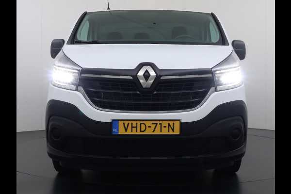 Renault Trafic 2.0dCi 120PK 3-Pers. Trekhaak Euro 6 Apple Carplay Android Auto Airco Navi Cruise Control Led Bluetooth Pdc T29 L1H1 Betonplex Vloer Wandbetimmering Schuifdeur 1e Eigenaar Origineel Nederlandse Bus