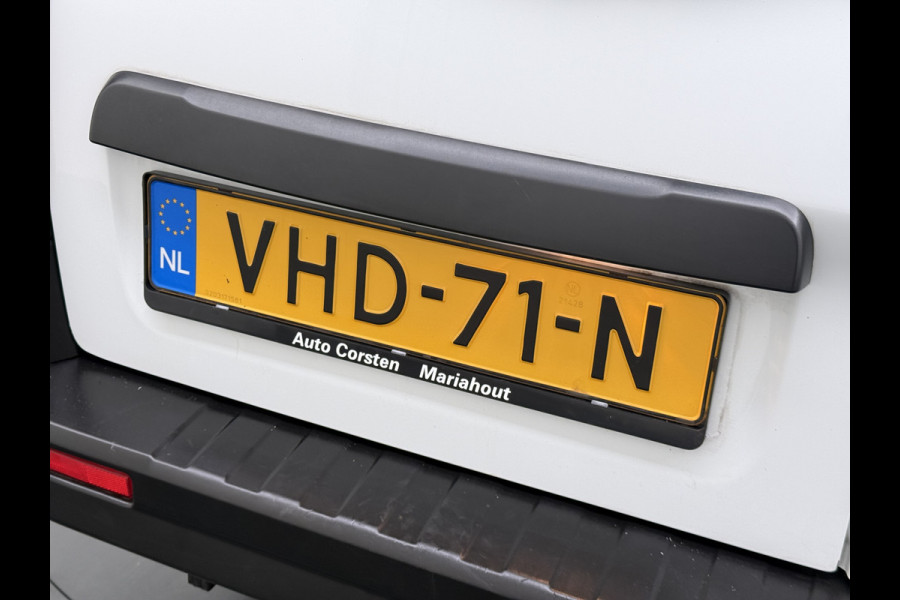 Renault Trafic 2.0dCi 120PK 3-Pers. Trekhaak Euro 6 Apple Carplay Android Auto Airco Navi Cruise Control Led Bluetooth Pdc T29 L1H1 Betonplex Vloer Wandbetimmering Schuifdeur 1e Eigenaar Origineel Nederlandse Bus