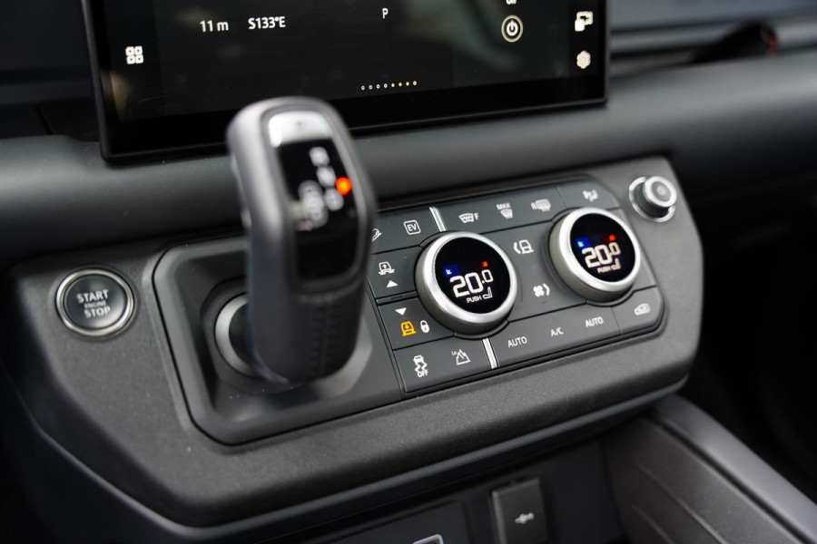 Land Rover Defender 110 2.0 P400e 110 X-Dynamic HSE / Head Up / Meridian / Panoramadak