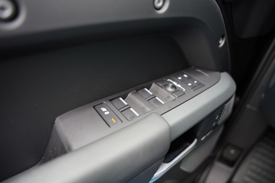 Land Rover Defender 110 2.0 P400e 110 X-Dynamic HSE / Head Up / Meridian / Panoramadak