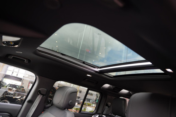 Land Rover Defender 110 2.0 P400e 110 X-Dynamic HSE / Head Up / Meridian / Panoramadak