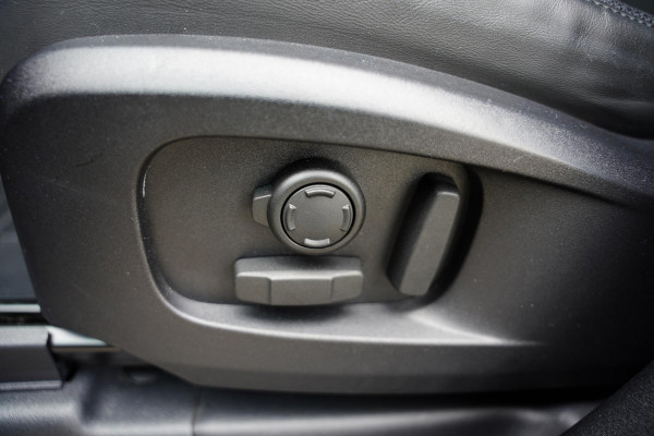 Land Rover Defender 110 2.0 P400e 110 X-Dynamic HSE / Head Up / Meridian / Panoramadak