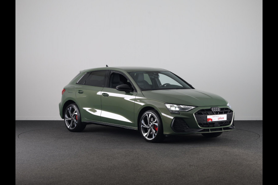 Audi A3 Sportback 45 TFSI e S edition Competition 245pk | Navigatie | Sonos Audio | Keyless | 18 inch Lichtmetalen velgen |