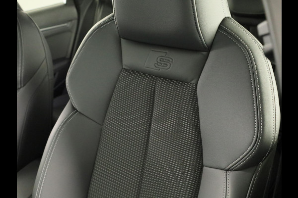 Audi A3 Sportback 45 TFSI e S edition Competition 245pk | Navigatie | Sonos Audio | Keyless | 18 inch Lichtmetalen velgen |
